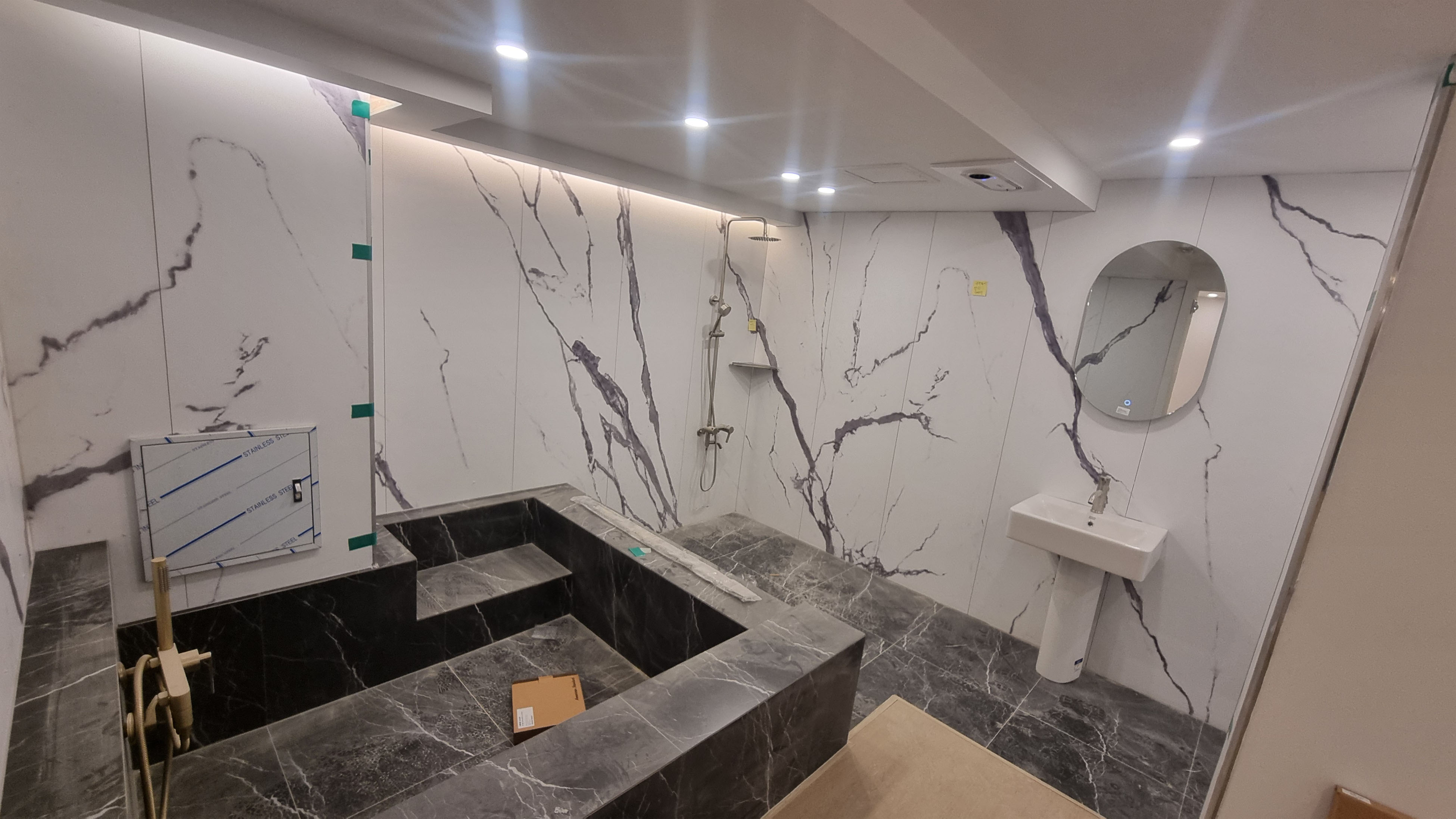 이모션월 EW8500 외